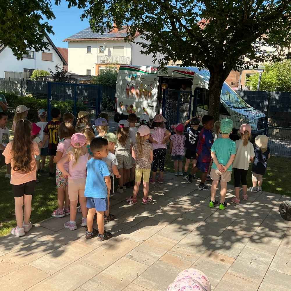 Eiskalte Überraschung in der Kita 'Villa Kunterbunt' Spesbach